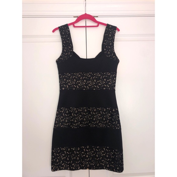 Guess Zip-Front Body Con Dress Black Eyelet Size 6 - Picture 2 of 3